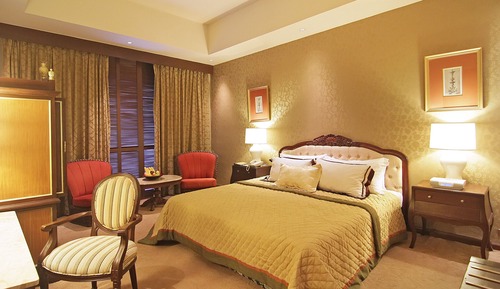 Suite (Luneta)