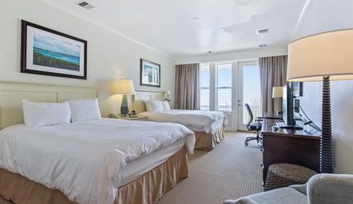 Deluxe One Bedroom Condo