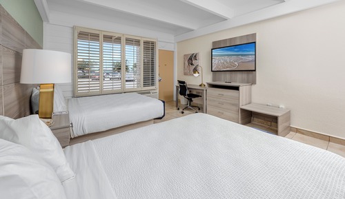 Habitación estándar, 2 camas de matrimonio, balcón, vistas al puerto