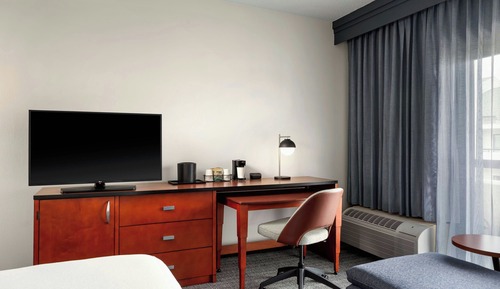 Habitación, 2 camas dobles (Mobility/Hearing Access, Roll-In Shwr)