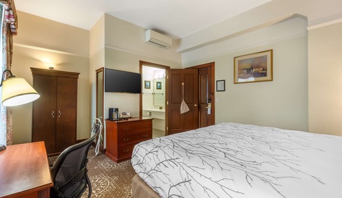 Habitación estándar, 1 cama de matrimonio grande, balcón, vistas a la ciudad