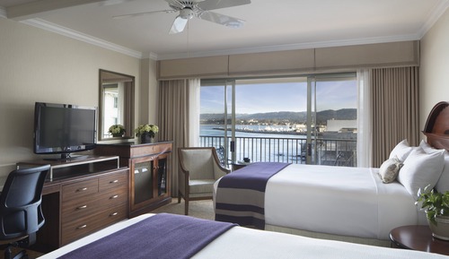 Habitación, 2 camas de matrimonio (Harbor View with Balcony)