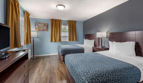 Suite, 1 habitación (2 Double Beds and 2 Person Sofabed)