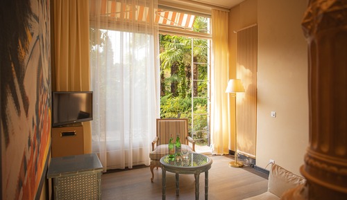 Habitación clásica con 1 cama doble o 2 individuales, en la zona del jardín