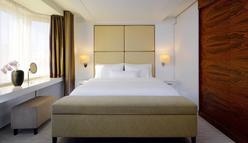 Suite, 1 cama de matrimonio grande, en esquina