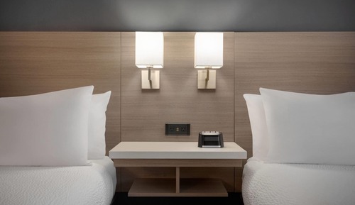 Suite, 1 habitación, no fumadores (2 King Beds, Courtyard View)