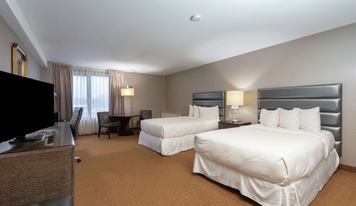 2 Bed Oversize Pool Area