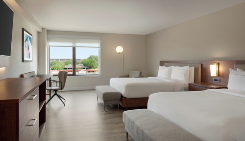 Room, 2 Queen Beds, Bathtub (Newly Renovated)