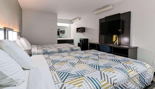 Habitación estándar, 2 camas dobles, accesible para personas con discapacidad, no fumadores
