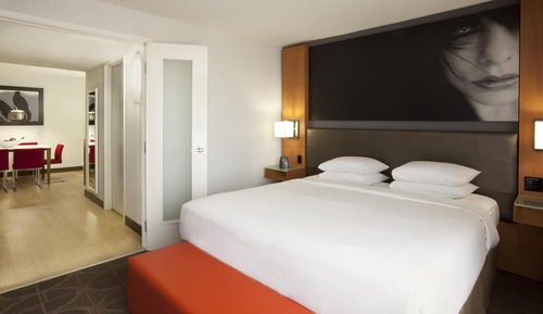 Suite, 1 cama de matrimonio grande, en esquina