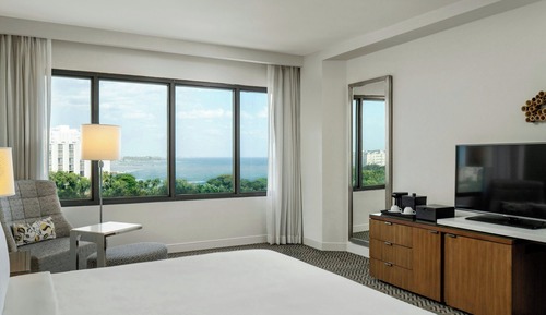 Habitación, 1 cama de matrimonio grande, no fumadores, vistas parciales al mar (Tower)