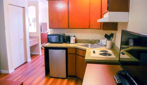 Suite, 1 cama de matrimonio grande, no fumadores, cocina básica (No Pets)