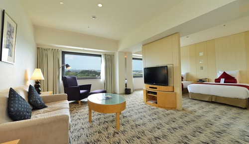 Suite junior, 2 camas dobles (Airport View)