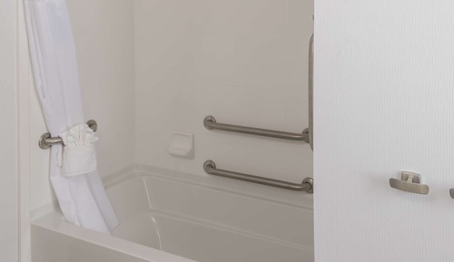 Habitación, 2 camas de matrimonio, accesible para personas con discapacidad, bañera