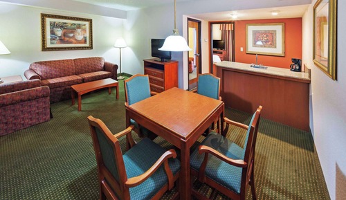 Suite Deluxe, 1 cama de matrimonio grande con sofá cama, no fumadores (Wet Bar)
