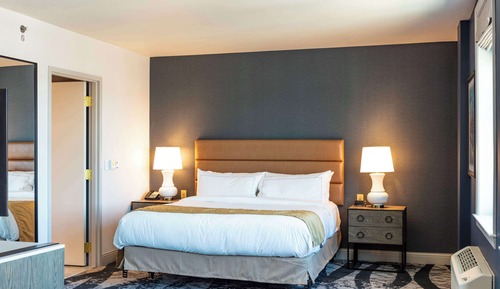 Suite presidencial, 1 cama de matrimonio grande, bañera (Mobility & Hearing)