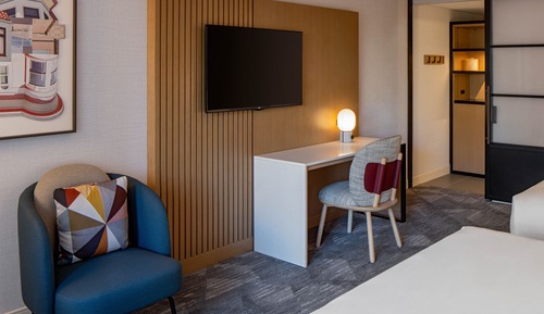 Habitación, 2 camas de matrimonio, balcón, vistas a la ciudad