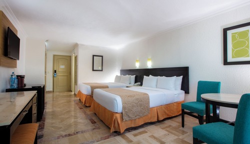 Habitación estándar, 2 camas dobles, vistas a la ciudad