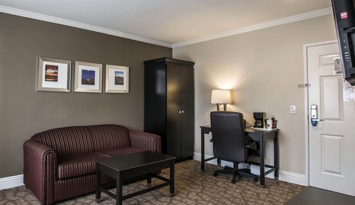 Deluxe Suite, 2 Queen Beds with Sofabed, Non Smoking