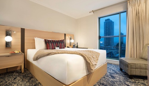 Full Kitchen Suite (Queen, King or 2 Double)