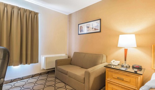 Habitación superior, 1 cama de matrimonio, no fumadores, planta baja