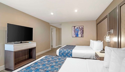 Suite, varias camas, frigorífico y microondas (with Sofabed)