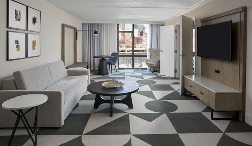 Suite, 1 habitación, vistas a la ciudad (Mobility/Hearing Access, Roll-in Shwr)