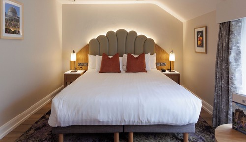 Habitación superior con 1 cama doble o 2 individuales