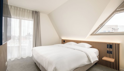 Habitación Deluxe doble, 1 cama de matrimonio grande, balcón, vistas a la ciudad