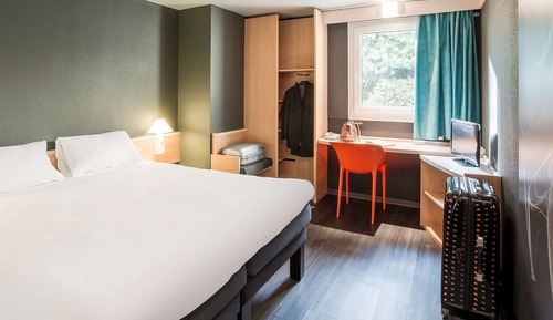 Habitación, varias camas