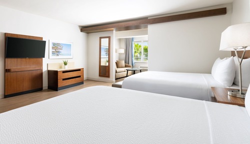 Suite, 2 Queen Beds and 1 Sofa Bed, Non Smoking