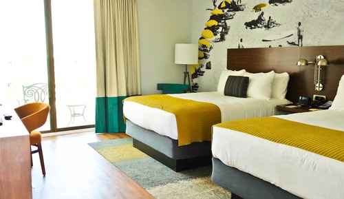 Habitación, 2 camas de matrimonio, accesible para personas con discapacidad (Snazzy)