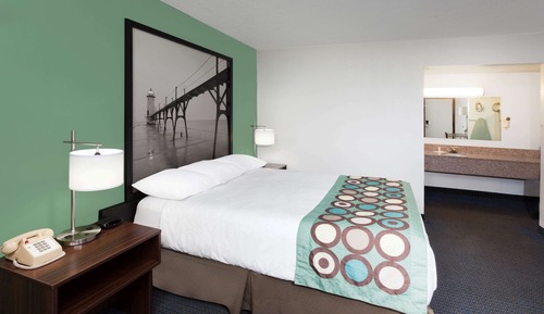 Suite, 1 cama de matrimonio, no fumadores (One Bedroom, 1st Floor, Exterior)