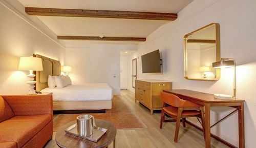 Habitación, 1 cama de matrimonio grande, bañera accesible (Hearing & Mobility)