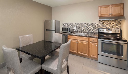 Suite, 1 habitación, no fumadores (1 King and Queen Bed, Pet-Friendly)