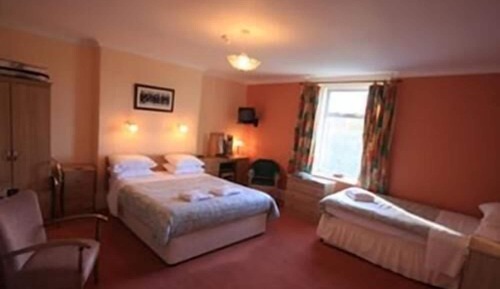 Suite, baño privado ( (2 Adults & 2 Children))