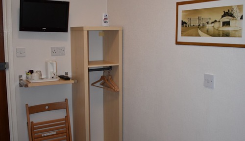 Habitación individual, baño compartido