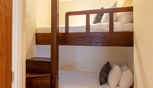Exterior Cosy Double Room with Bunk/Twin Beds