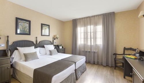 Melia Communicated Room