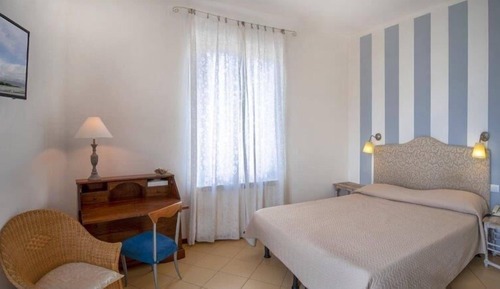 Habitación con 1 cama doble o 2 individuales, balcón