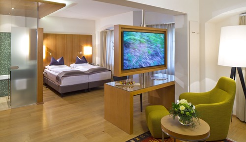 Suite Maximilian with 2 Bathrooms