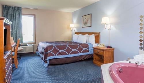 Suite, 1 cama de matrimonio grande, bañera de hidromasaje
