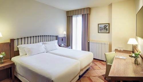 Habitación clásica con 2 camas individuales