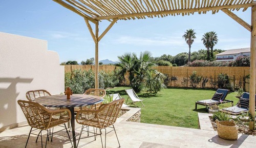 Villa Deluxe