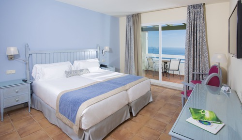 Habitación Doble Clásica, vistas al mar (sofá 80 cm, 2 adultos y 2 niños