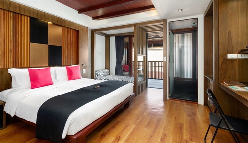 Deluxe Balcony Suite