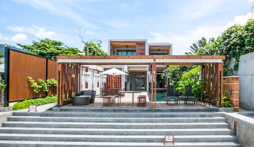 Three Bedroom Beachfront Pool Residence