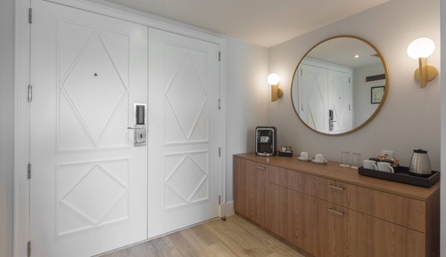 Suite, 1 cama de matrimonio grande con sofá cama, balcón, vistas al complejo turístico