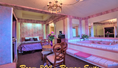1 King Bed, Non Smoking, Jetted Tub Suite (Persian ,Roman, or Oriental Theme)