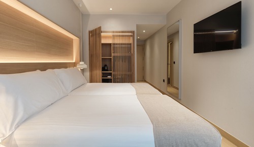Habitación Doble con Cama Supletoria (2 adultos + 1 niño)